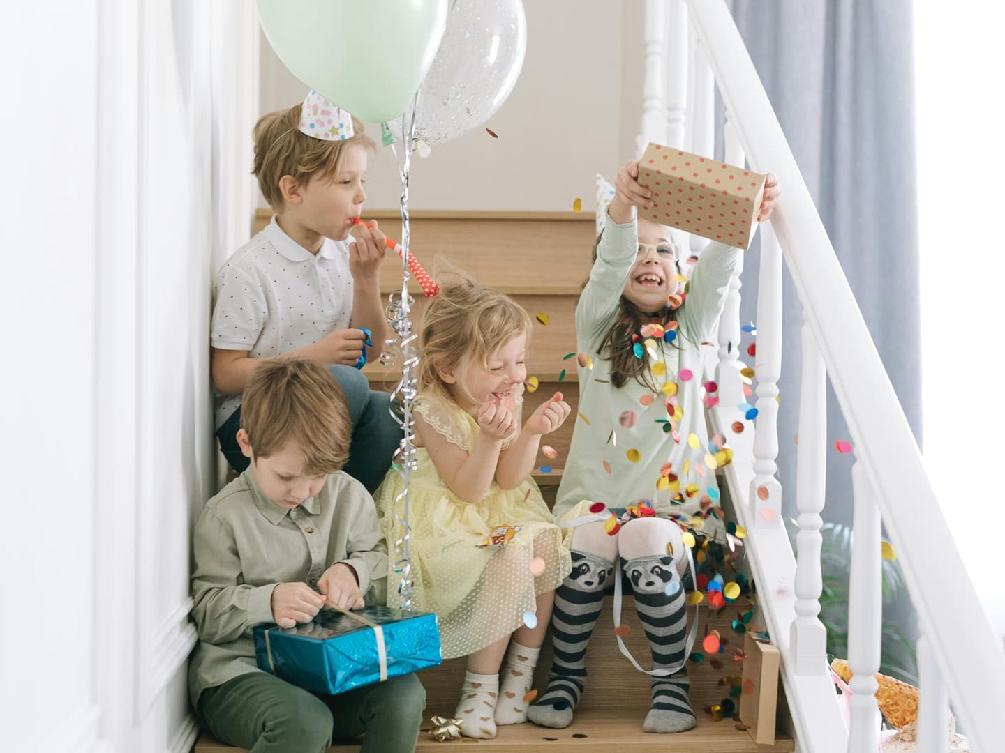 Bambini che festeggiano una festa I Bimbi Sperduti